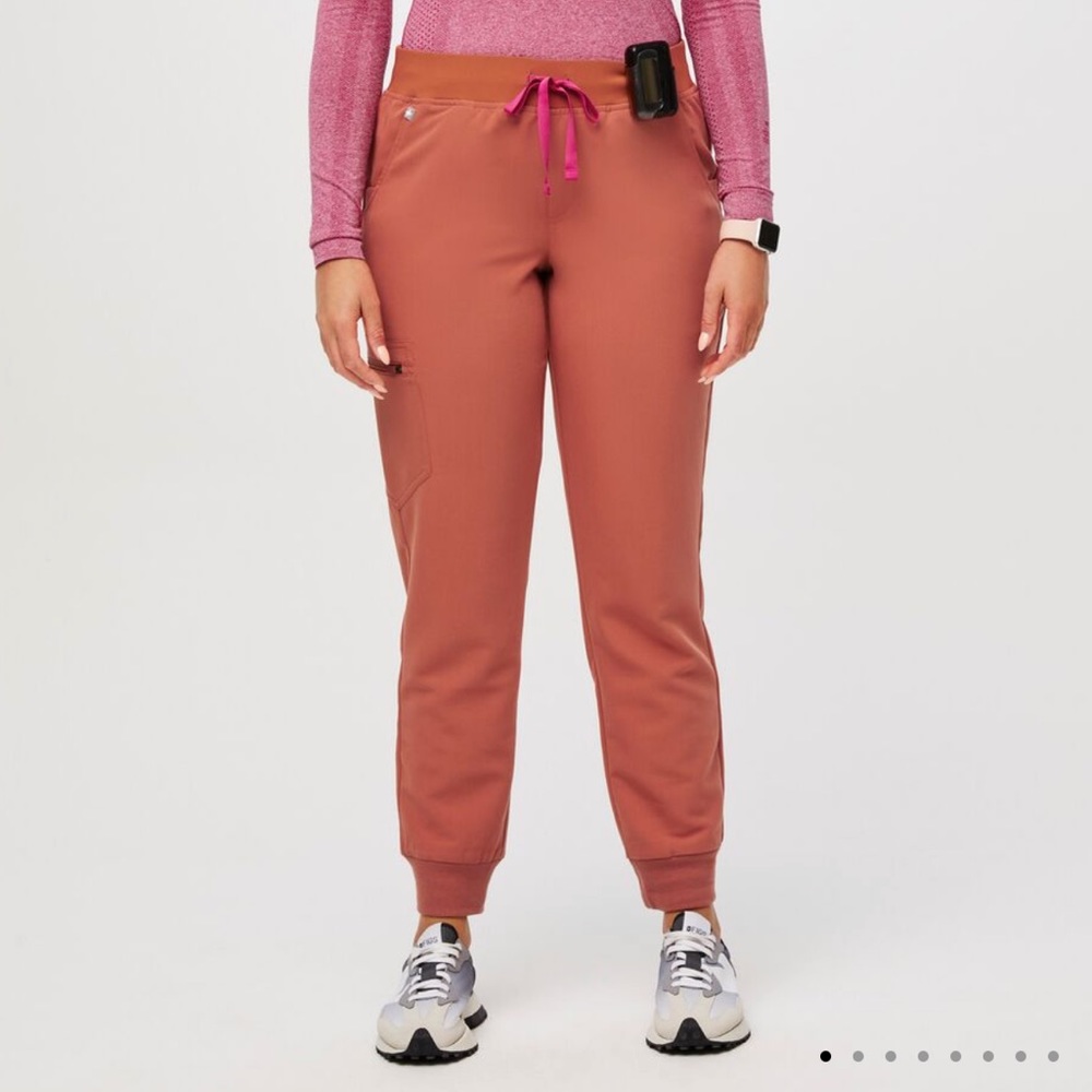 Figs terracotta Zamora jogger scrub pant size small NWT